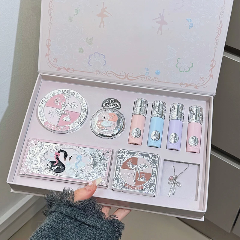 NICEKEY Conjuntos de maquiagem de balé rosa incluem 4 feixes labiais, 1 blush, 1 pó prensado, 1 paleta de sombras, 1 paleta de contorno e colar