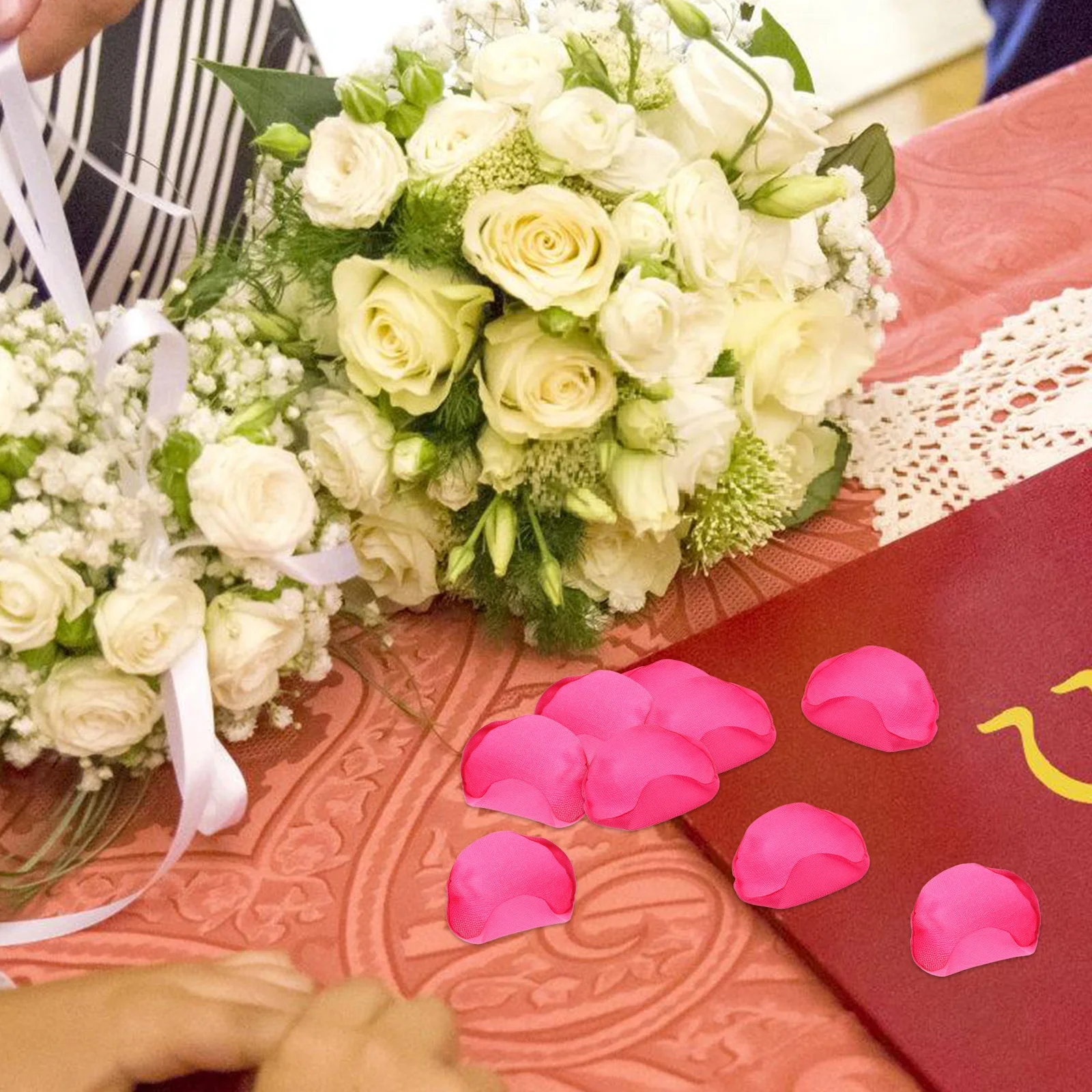 

200Pcs Silk Rose Petals Burnt Edge Artificial Floral Wedding Aisle Decorations Romantic Cake Party Decoration Petals for Wedding