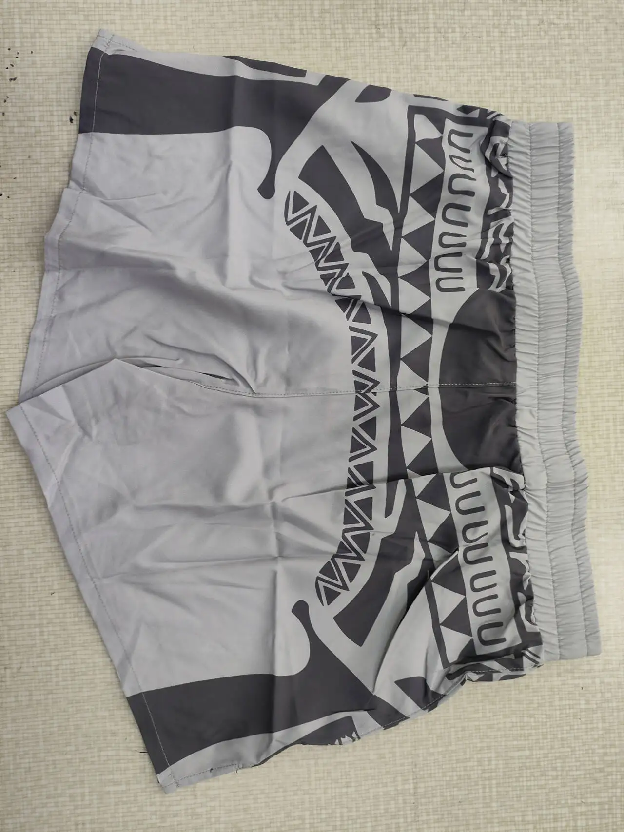 Bezpośrednio od producenta Cody Lundin Wygodne, cyfrowo drukowane męskie spodenki MMA Szare z elastyczną gumką w pasie Spodenki do jujutsu, boksu i fitnessu