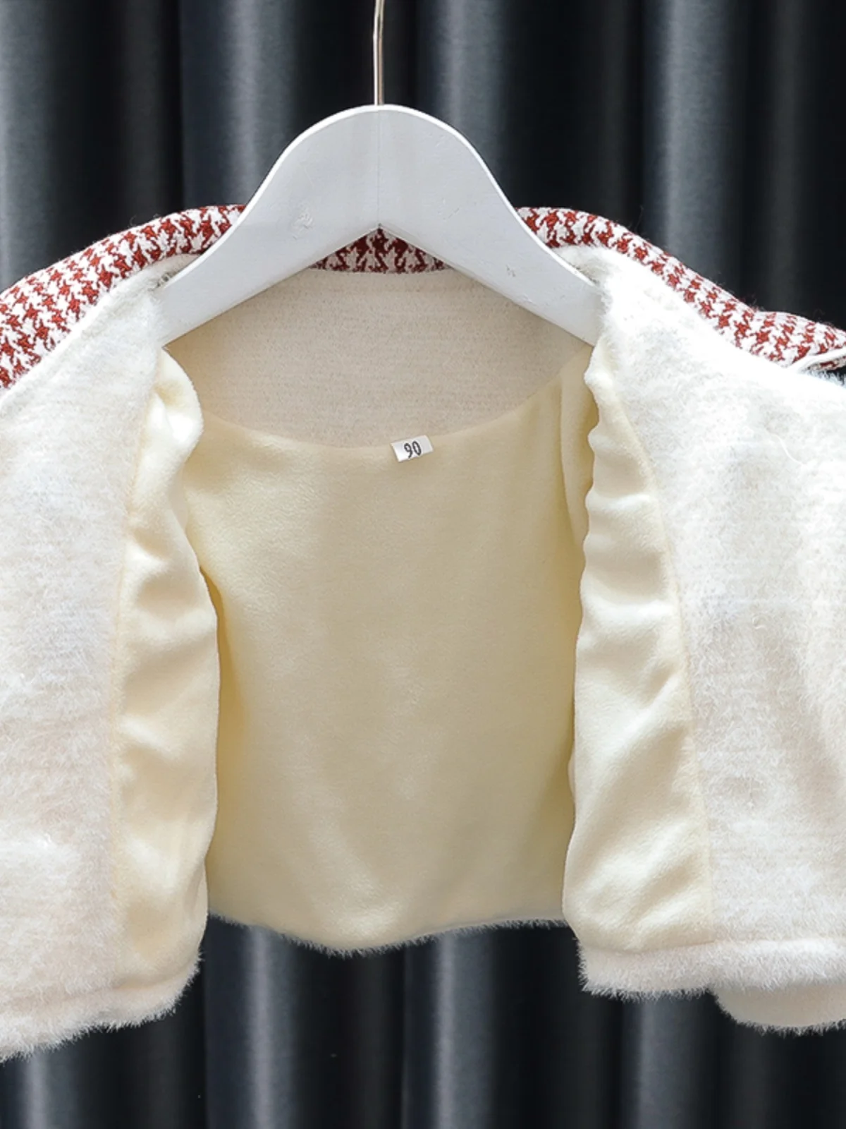 طقم ملابس شتوية للفتيات من الصوف السميك طقم مكون من قطعتين منقوش على الطراز الكوري ملابس أطفال تنورة وسترة مبطنة من ريش البط