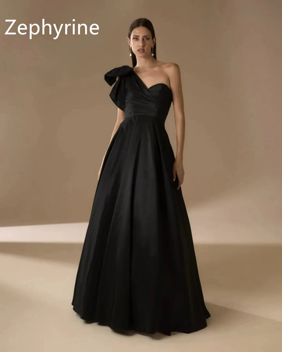 فستان سهرة مخصص بدون أكمام على شكل حرف a أسود جيرسي موضة بدون حمالات فساتين المشاهير بفيونكة أشرطة سباغيتي فساتين لحضور الحفلات الموسيقية