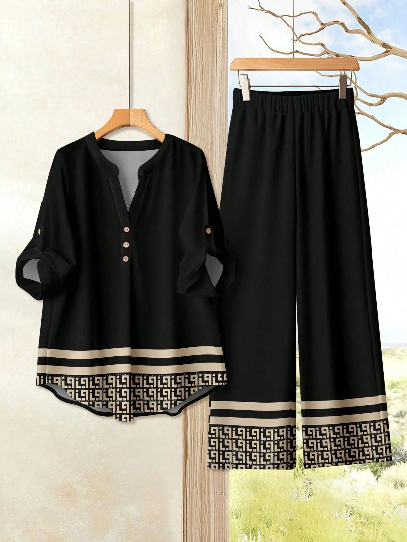 

Черный комплект из двух предметов для женщин больших размеров: повседневный топ свободного кроя и брюки с геометрическим узором для лета и осени