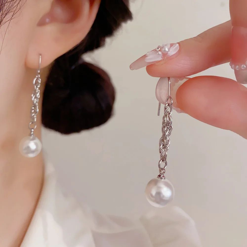 Modern Twisted Link Chain Long Dangle Earring Pearl Dynamic Pendant Cool Tone Clean Style Statement Women Earwear