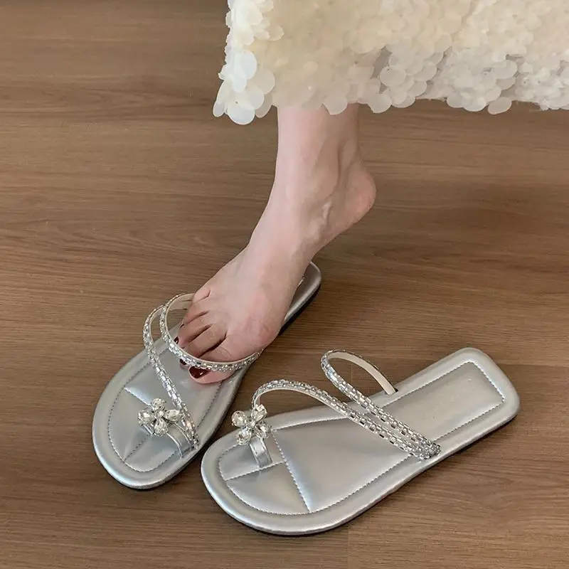 Low Heel Glitter Thong Flip-Flops Ladie's Hot Season Outside Wear Latest 2026 Trendy Graceful Seaside Cushioned Padded Sandals
