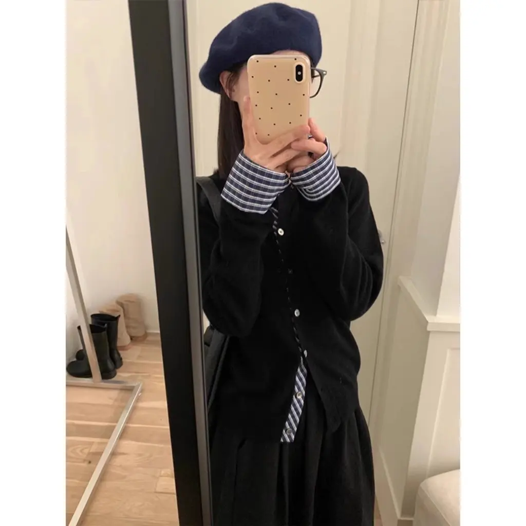 Contrasting Fake Two-Piece Plaid Top Lazy Style Knitted Cardigan Black Jacket Versatile Age-Reducing Spring