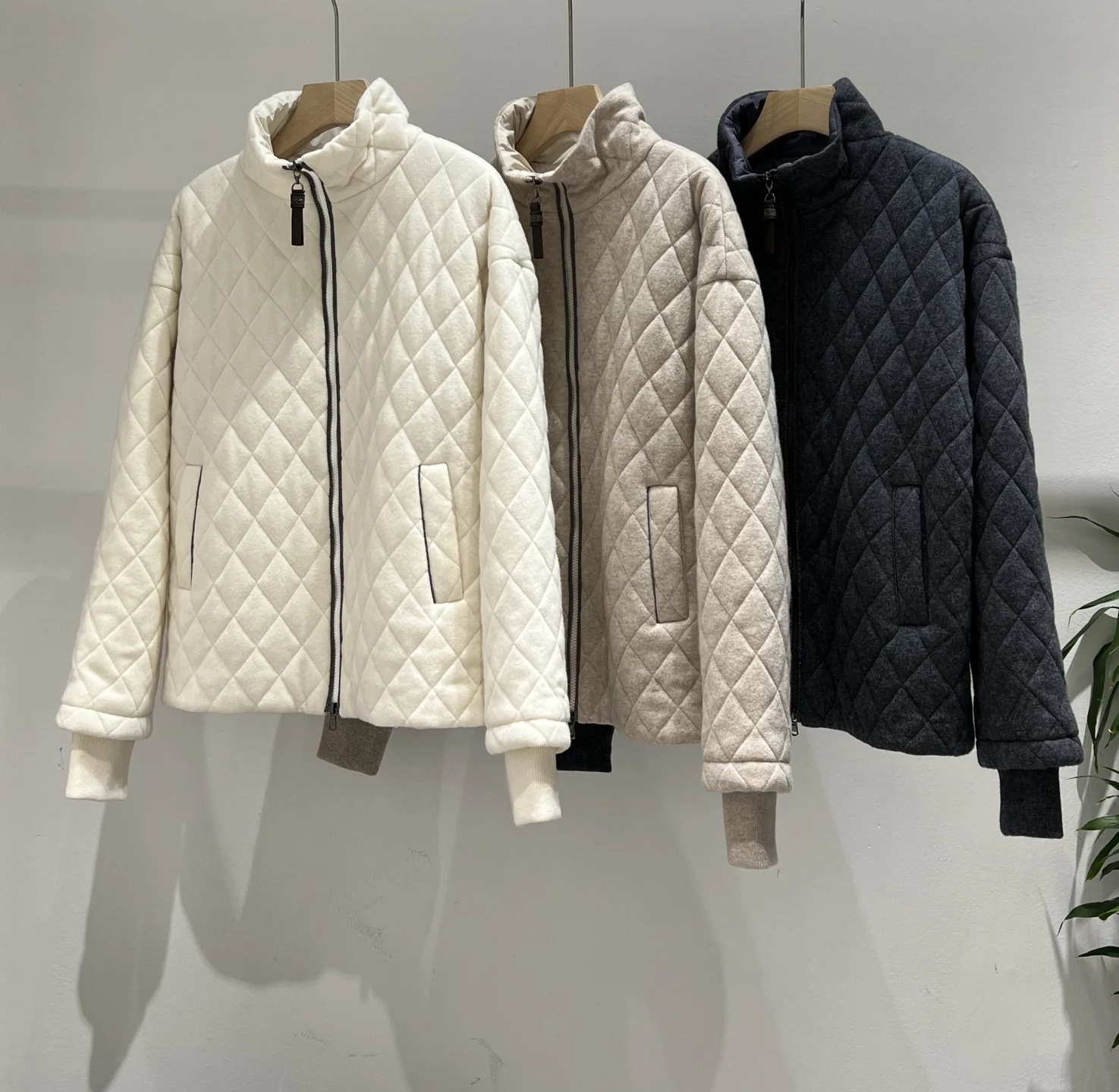 2026Women's Autumn/Winter Stand-Collar Quilted Cashmere Zip-Up Jacket