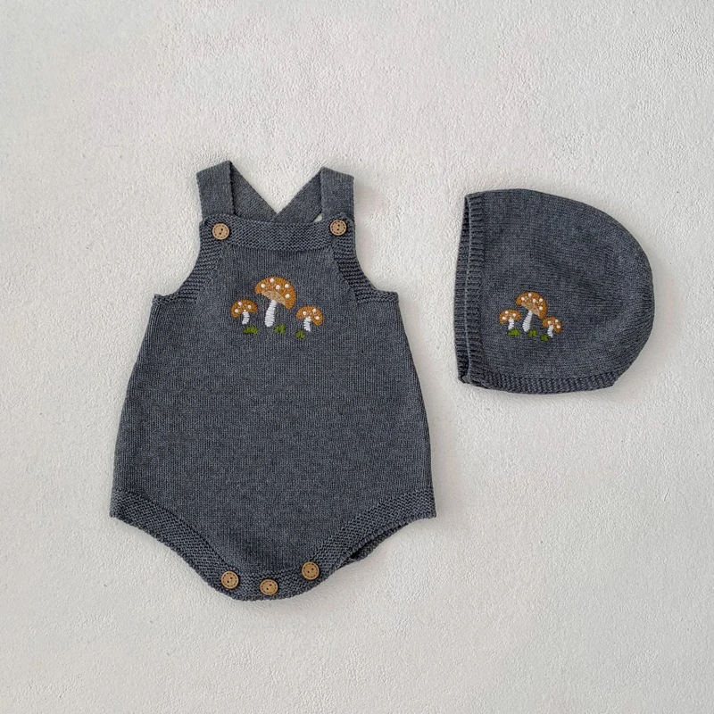 Autumn new 0-3 year old baby clothing for boys and girls, mushroom embroidered jumpsuit+embroidered hat