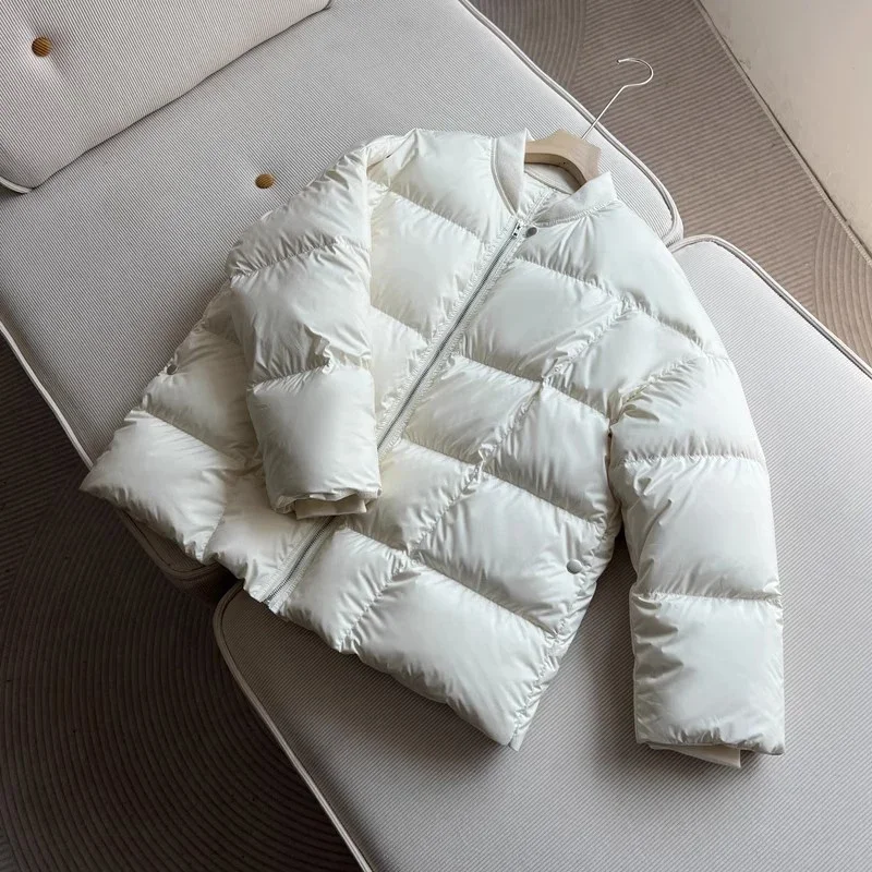 Рисунок 6 - Schinteon женская куртка на белом