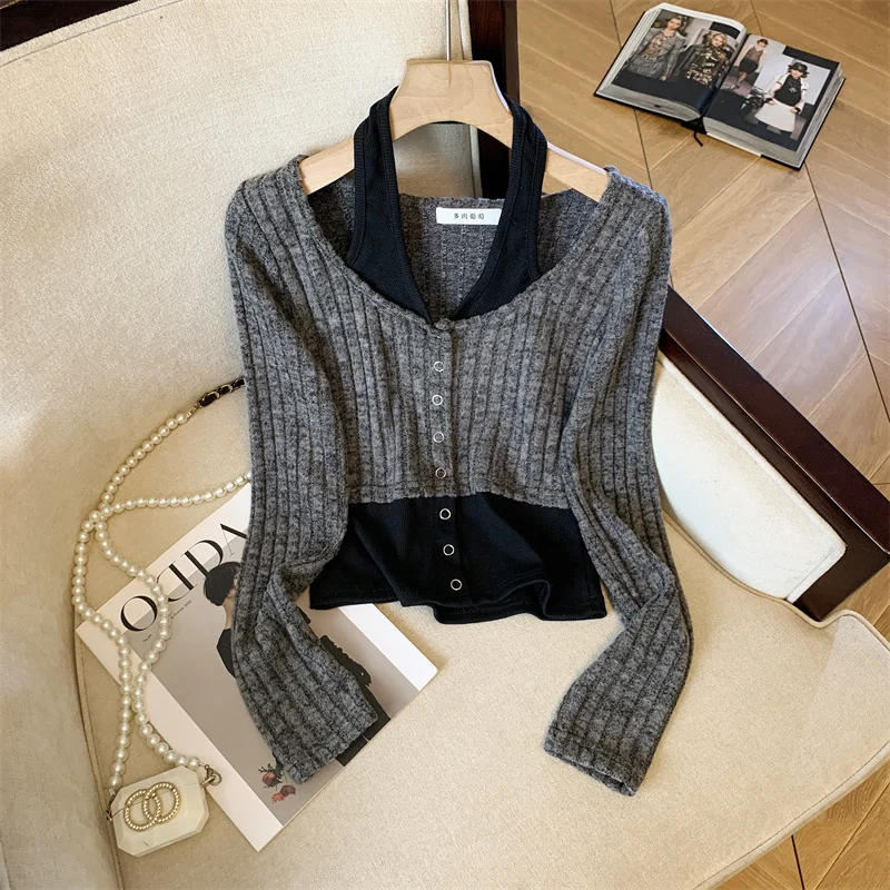 

Women's Black And Gray Fake Two-Piece Halter Sweater Korean Fashion Vintage Autumn And Winter Slim Short Long-Sleeved T-Shirt