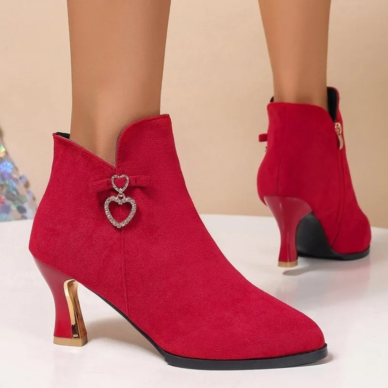 Übergrößen Damen Stiefeletten aus Wildleder mit spitzer Zehenpartie, Strass, hohem Absatz, seitlichem Reißverschluss, Herbst-Winter Damen Party Kurzstiefeletten – Detail 6