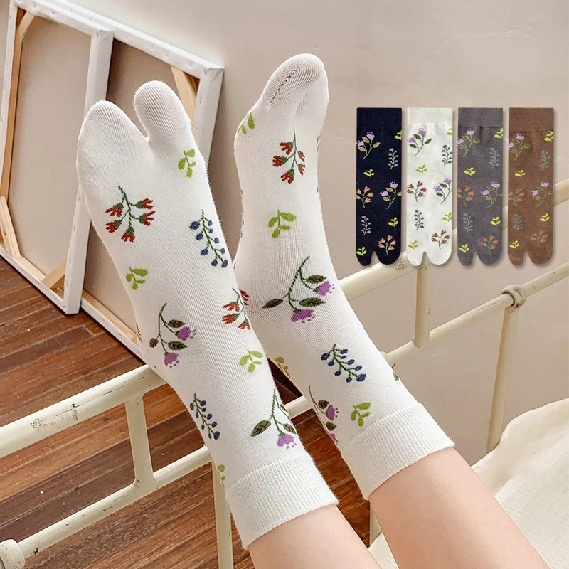 

Elegant Retro Cute Combed Cotton Split Toe Woman Socks Plant Floral Patterns Soft Two-Toed Japanese Harajuku Women's Tabi Sox