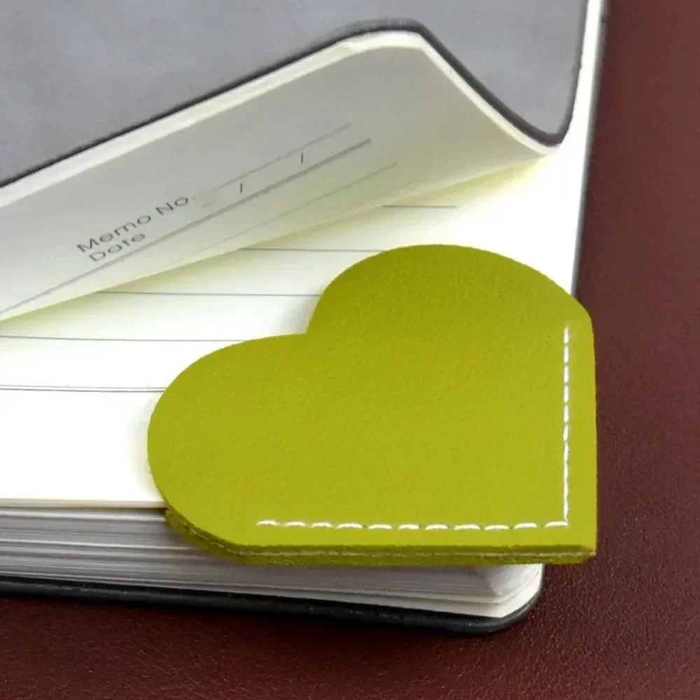 PU Bookmark Leather Heart Bookmark Mini-portable Gift Heart Bookmark Page Folder Corner Protective Cover School Supplies
