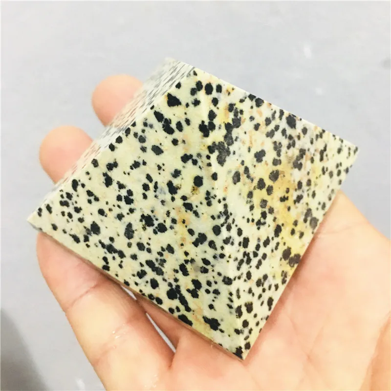 Natural crystal spotted stone energy pyramid home decoration