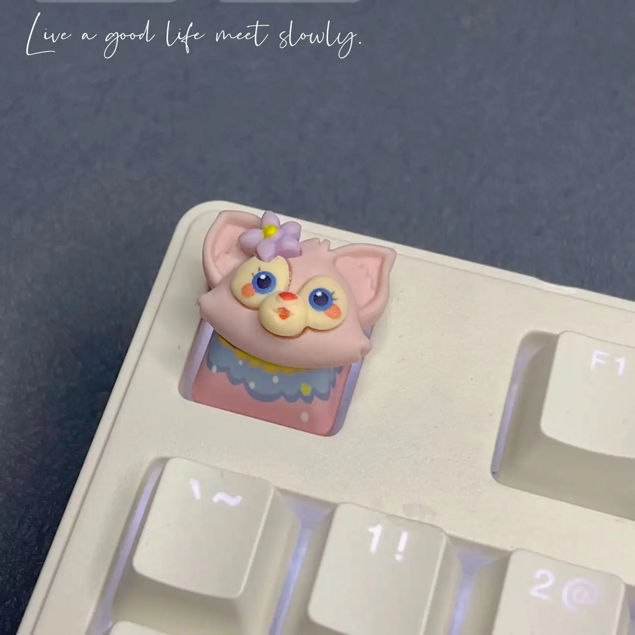 DIY handmade Gúnyrajz Anime Foxi keycaps Kreatív Műkődés Gépi Kulcskarika dekorációs Elárusítónő Rózsaszínű keycaps