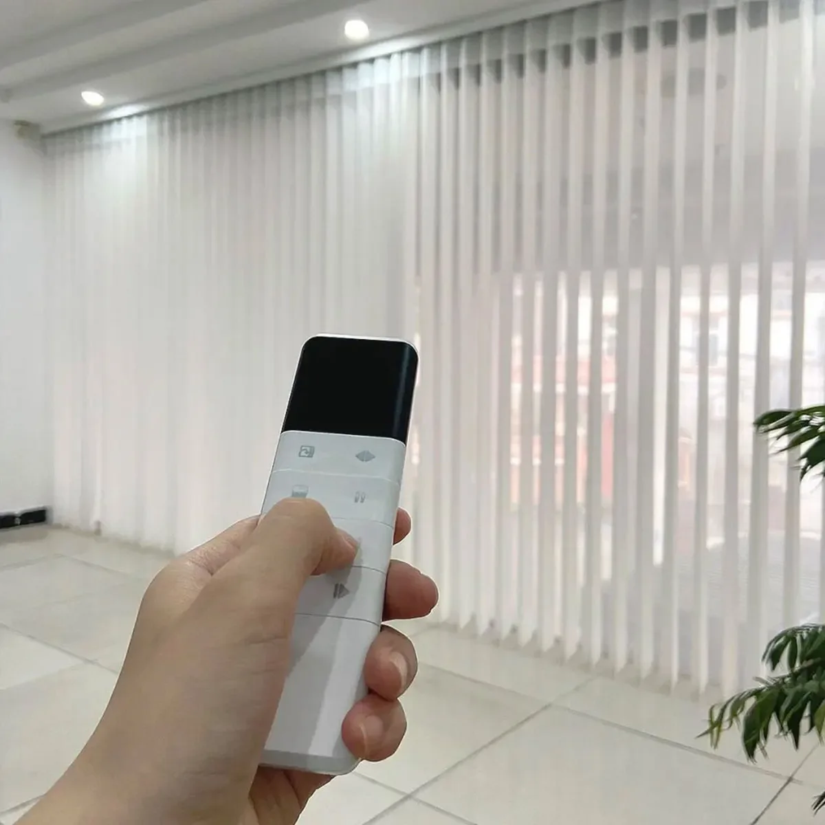 2026 Unique Design Electric Transparent Vertical Hanas Blinds Veri Shadow Curtains Smart Dream Curtain Track