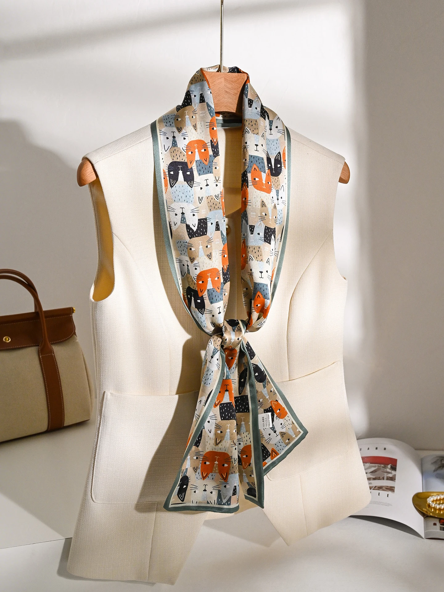 エレガントなロングシルクスカーフ女性用春薄手スタイルマッチシャツスーツ英国スタイル両面アニマル柄多機能