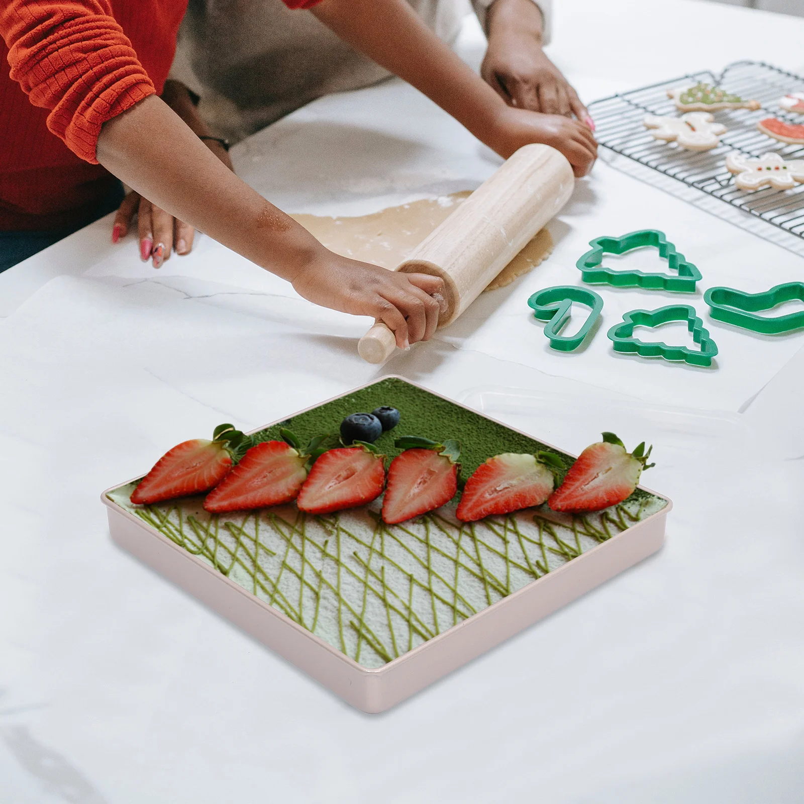 

Golden Nonstick Square Cake Pan 11.2x11.2x1.38in Carbon Steel Bakeware Heat Resistant Easy Clean Baking Tray Gold Baking Pans