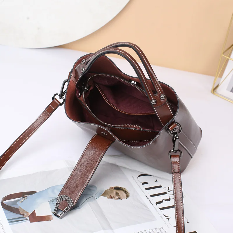 Real Oil Wax Leather Women\'s Bucket Bag Casual and Simple Handbag Large Capacity Ladies Cowhide Fashionable Crossbody Tote Bag