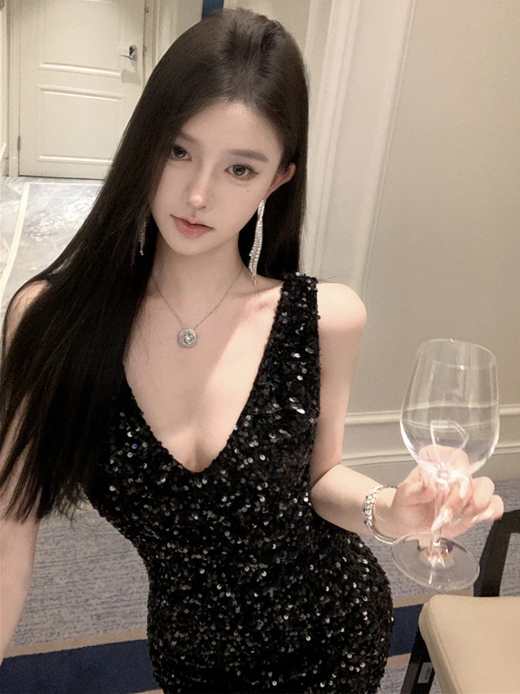 Neue Frauen Weiß Pailletten Ärmelloses V-ausschnitt Bodycon Fischschwanz Kleid Shiny Party Formale Abendkleid Schlank Sexy Dame Robe Vestido Mode