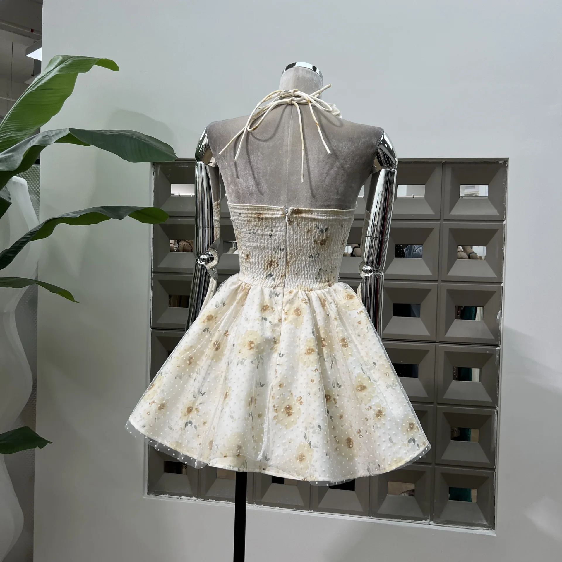 ファッションサマードレス女性ハイウエストウェーブポイントレースアップストラップレスショートドレス誕生日パーティー衣装ヴィンテージ花柄ガウン