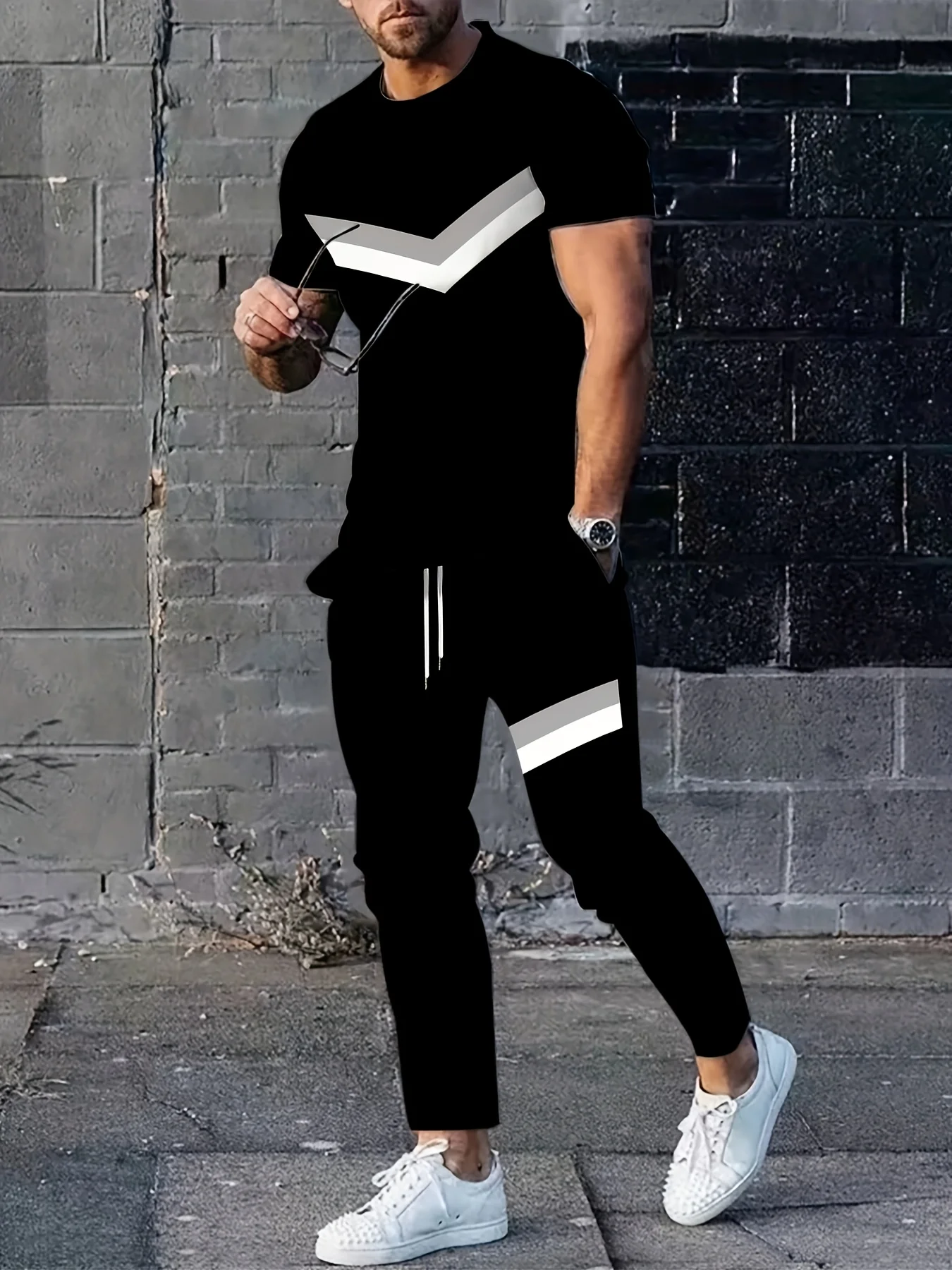 

The 2025 summer new men's suit is a casual fashionable breathable lightweight and simple outdoor street men's wear