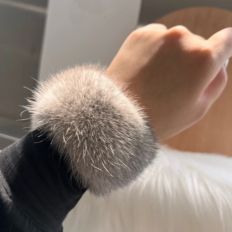 2026 New Style mink Fur Cuff Arm Warmer Lady Bracelet Real Fur Wristband Glove High Quality Fox fur Cuffs Hot Sale Wrist Warmer