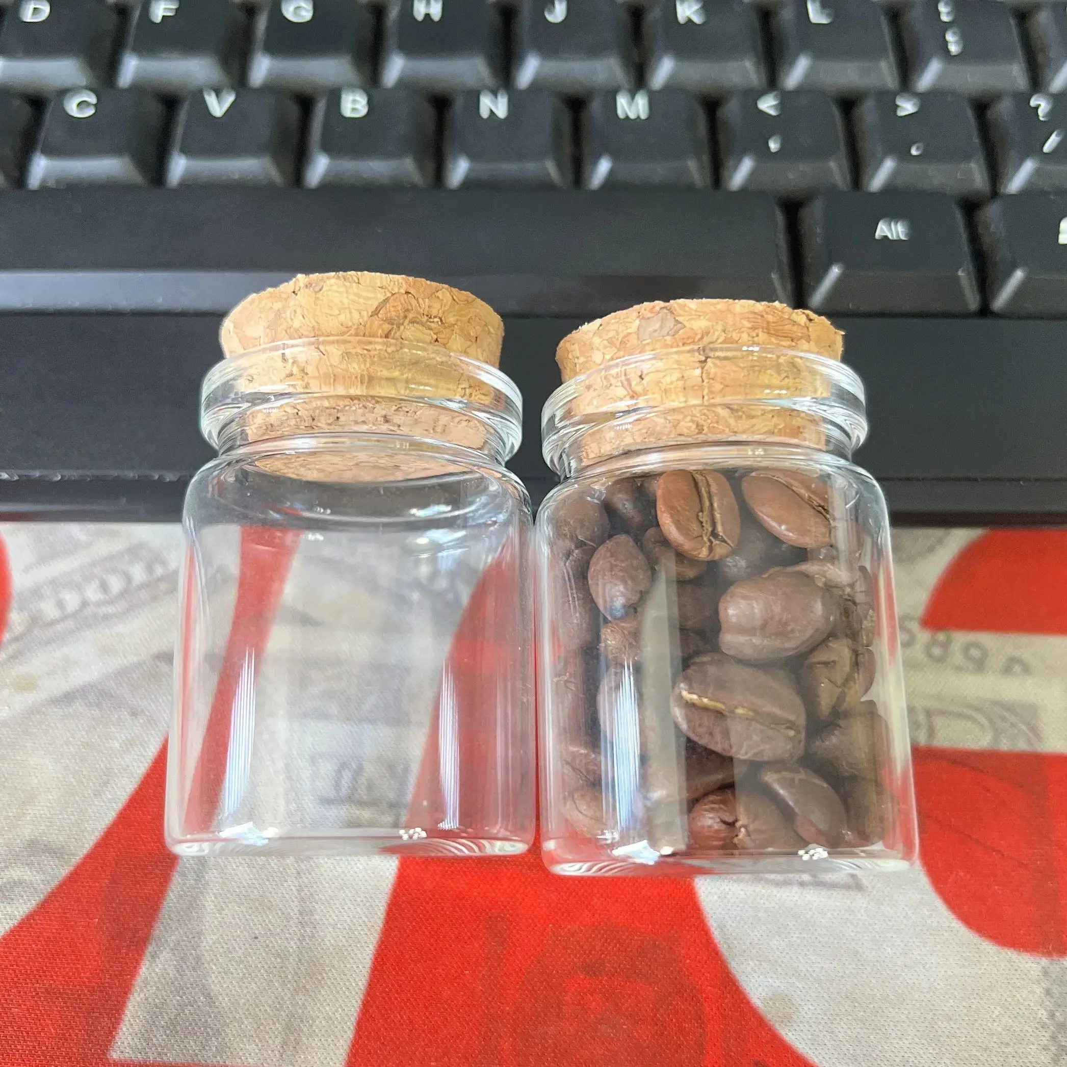 1000 Pcs 30ml DIY Glass jar Mini Glass Bottles Cork 37*50mm Tiny Empty Jars Cork Stopper Transparent Container