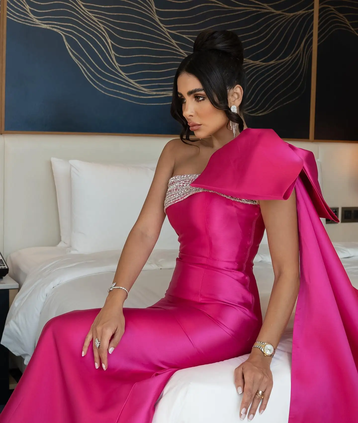 EDECPBM Robes de mariée personnalisées pour les fêtes Perles d'ongles Robe de soirée pour femme Satin فسات Б Khuṁеakirч bagoнее Tail Gala de bal