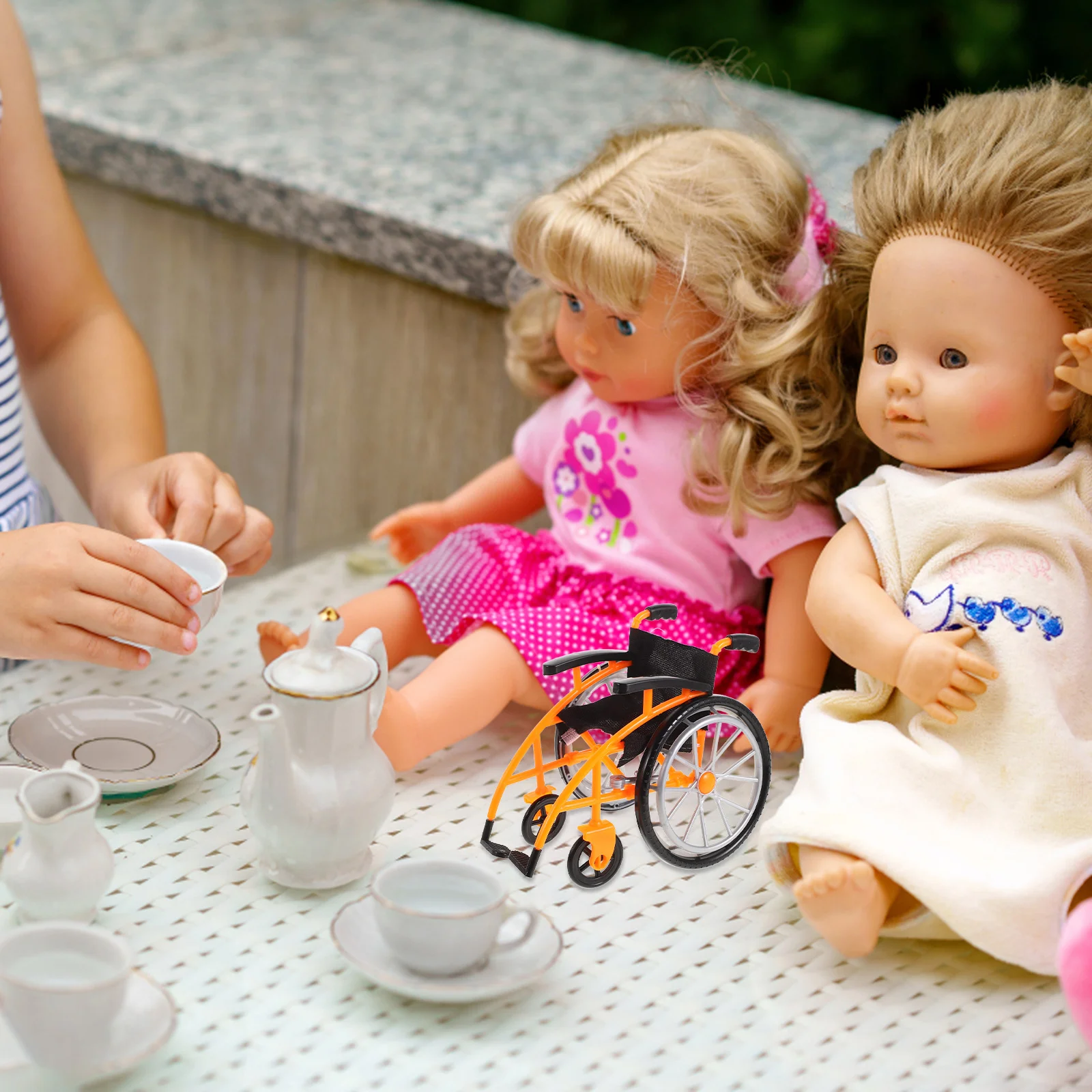 Fauteuil roulant l'inventaire pour fille, jouet, fournitures médicales, figurines en plastique, poupées, ensemble de jeu, course de bébés, meubles de maison