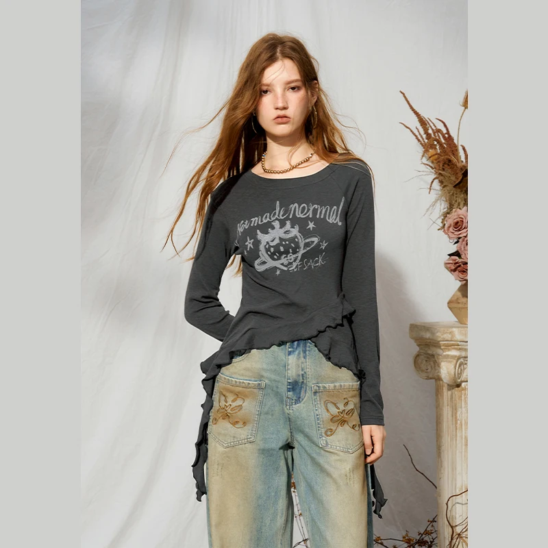 ELFSACK Women's Casual Graphic Tee with Letter Print and Asymmetrical Ruffle Hem, Long Sleeve Daily Wear Top