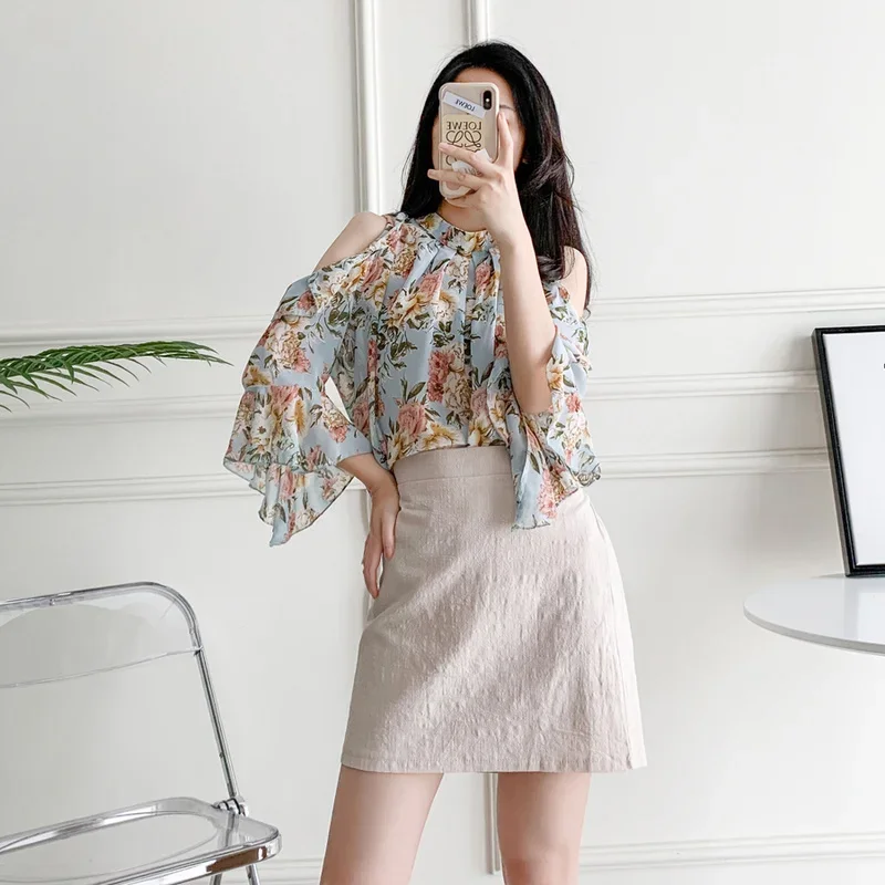 Spring and summer new short sleeved chiffon women\'s shirt off shoulder pullover flower loose women\'s top 14370