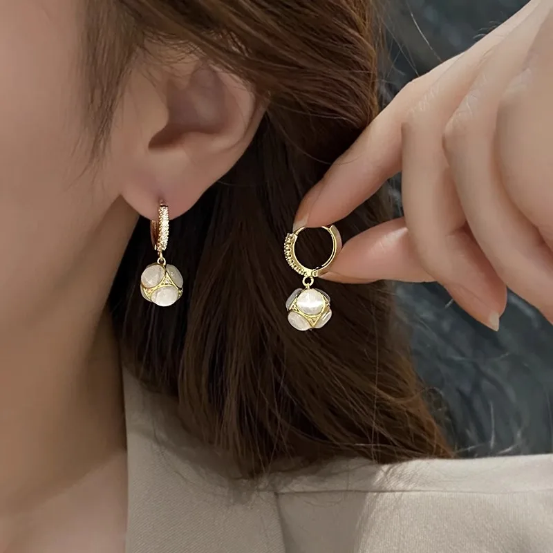 Anting-anting kristal berkilau elegan mode korea untuk wanita anting-anting batu mata kucing 2024 perhiasan Vintage trendi mewah hadiah pesta