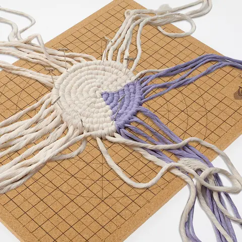 ग्रिड के साथ बुना हुआ मैक्रेम बोर्ड, डबल साइडेड कॉर्क बोर्ड, 30 टी पिन के साथ पुन: प्रयोज्य मैक्रेम प्रोजेक्ट बोर्ड, DIY ब्रेडिंग क्राफ्ट आपूर्ति 10 best sales मकरमी बोर्ड - №5