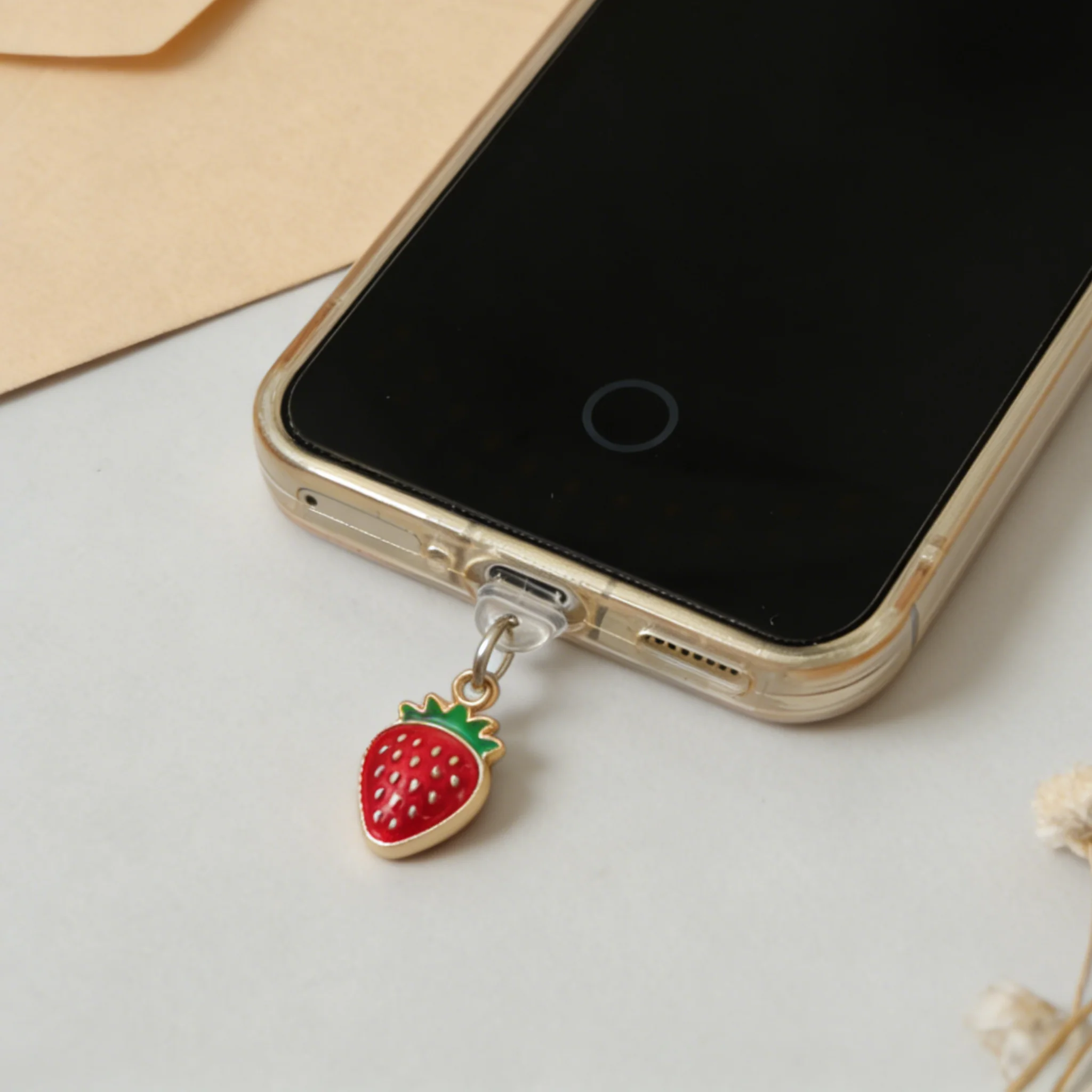 

1 шт. заглушка для порта зарядки в виде клубники для мобильных телефонов, мини-фруктовый кулон, украшение для телефона, подходит для iPhone, Type-C