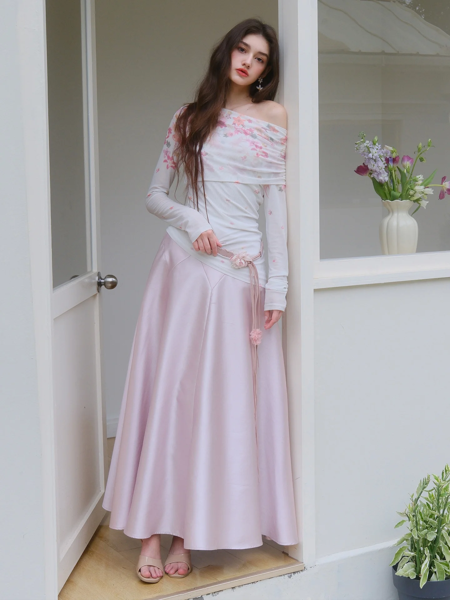 

Comfortable Slim Fit Printed Top with A-Line Half Skirt Set Elegant Wide Hemline Slim Waist Design Perfect for Spring Fashion