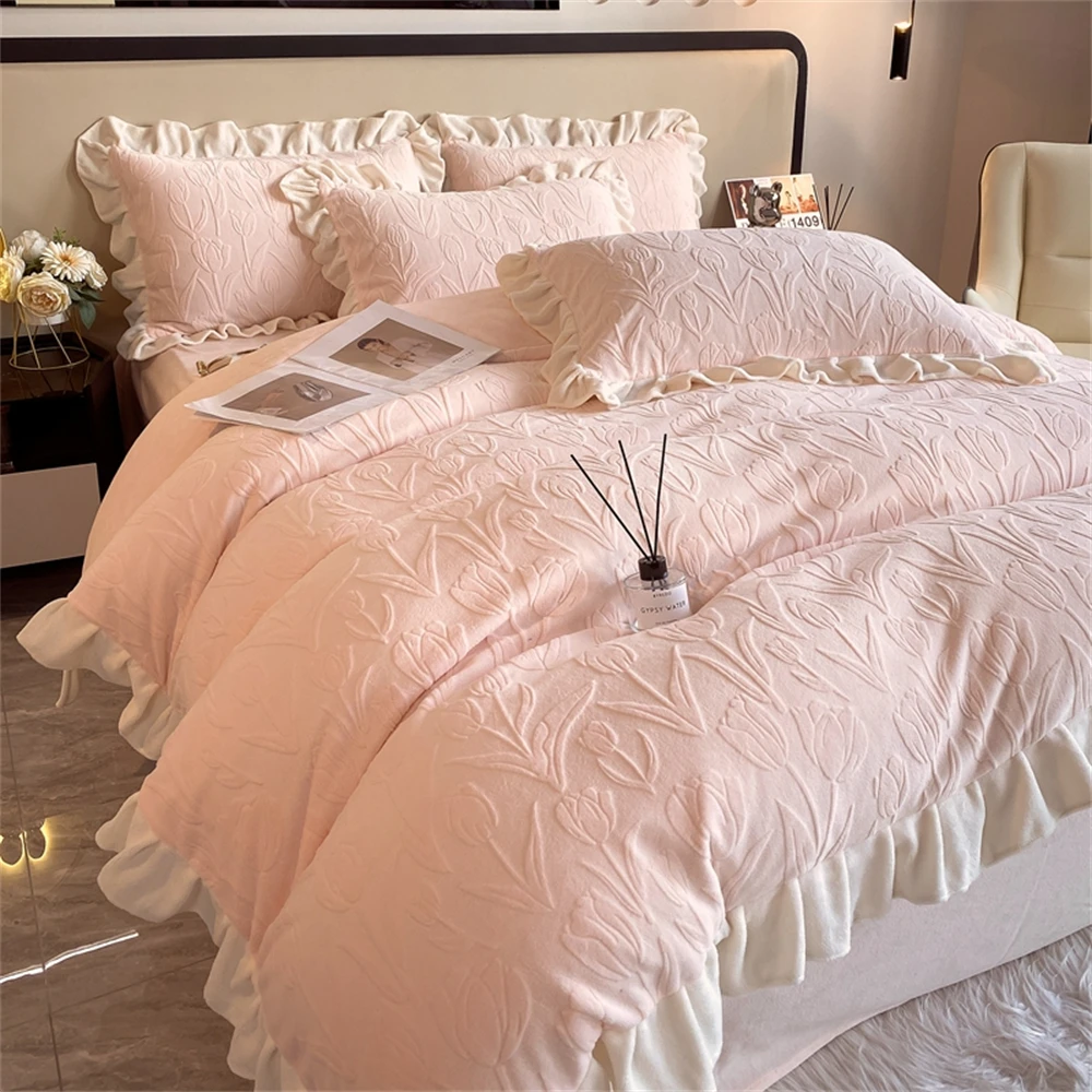 Carved Milk Velvet Bedding Set Thickened Winter Warm Quilt Cover Four Piece Set King Duvet Cover Bed Linens Bedspread Pillowcase