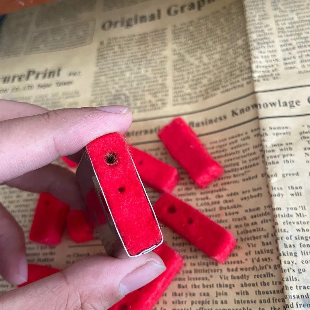 10pcs Red Pure Wool Felt Thicked Bottom Sealed Pads For Zippo Zorro Kerosene Replacement Liner Inner Sealing Lighter Accessories