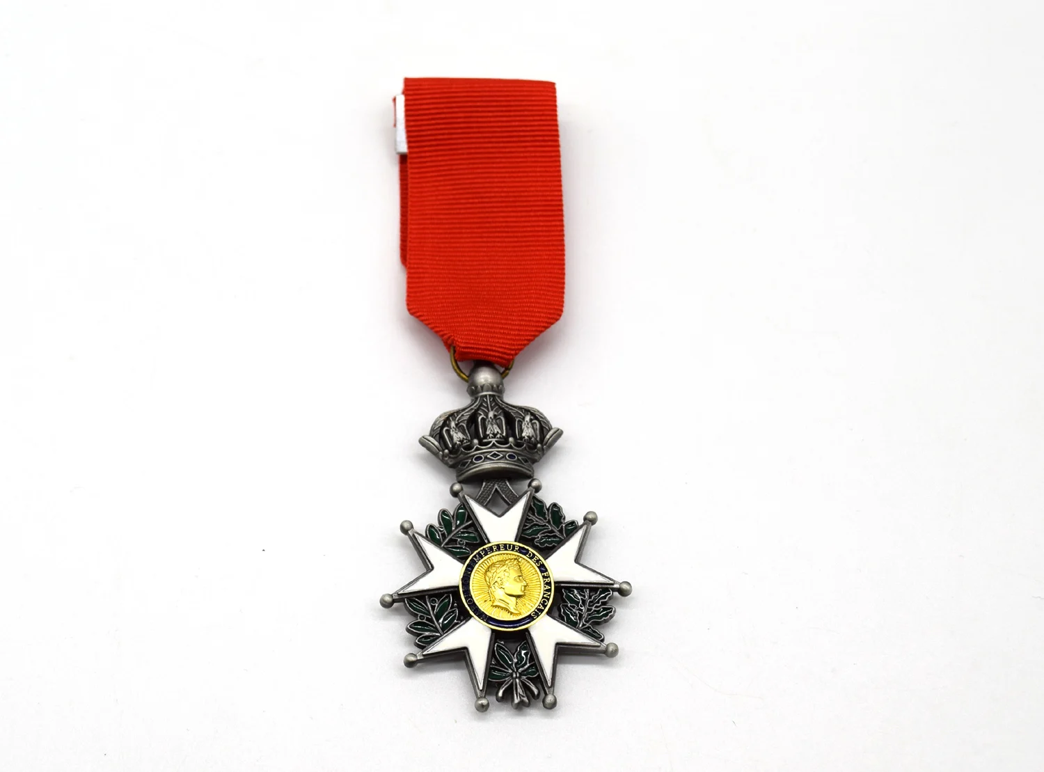 

Reproduction of the Medal of Honor of the French Emperor Napoleon's Senior Knights Badge Siliver black