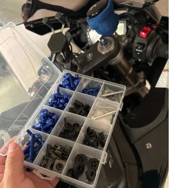 

Для мотоциклов CFMOTO 150NK, 250NK, 300NK, 400NK, 400GT, 600NK, 650NK, 650MT, CLX700: Болты обтекателей, гайки ветровых стекол, крепежные клипсы, винты