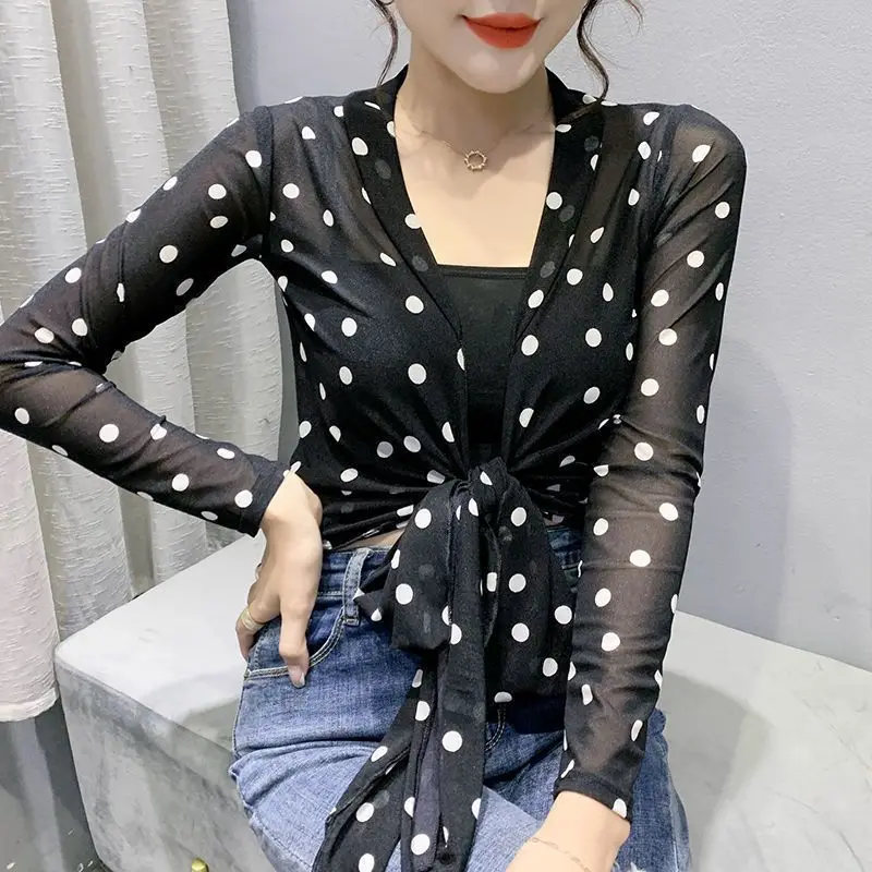 Spring and Summer Feminine Temperament Thin Style Slightly Transparent Lace Waist Wrapped V-Neck Leopard Pattern Mesh Shirt