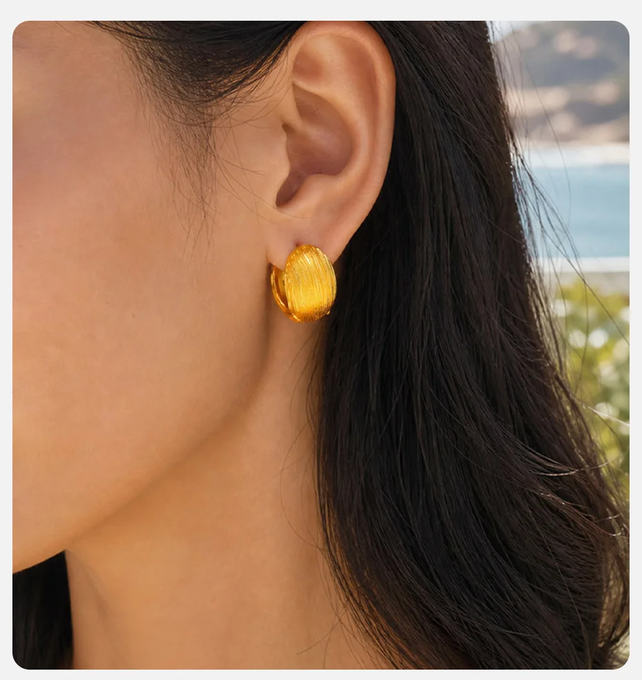 Vnox Europa Amerika Trendige Kugel-Creolen für Damen Elegante 18K Vergoldete Huggie-Ohrringe Klobige Ohrstecker Statement-Schmuck – Detail 2