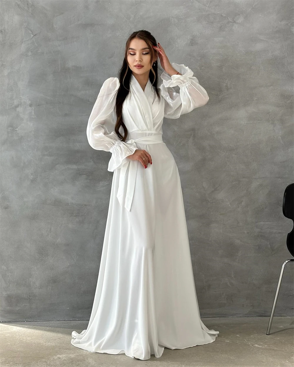 Vestido de noche personalizado, exquisito tul blanco, cuello en V, hombros descubiertos, mangas largas, corte en A, largo hasta el suelo, cinturón, vestidos de fiesta