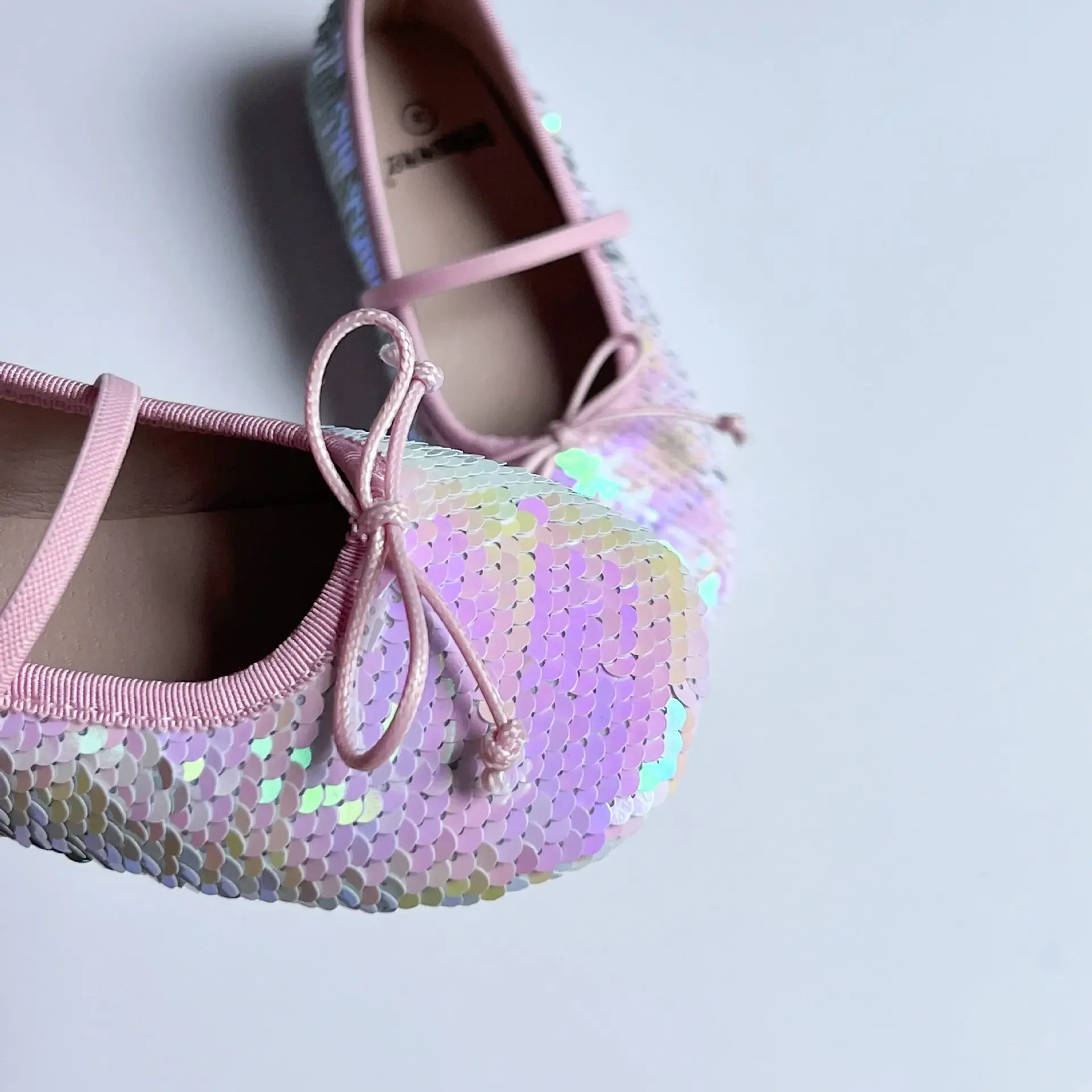 Chaussures de danse de ballet à paillettes bicolores pour filles, nœud d'écailles de sirène douces, chaussures plates pour enfants, chaussures de soirée pour enfants