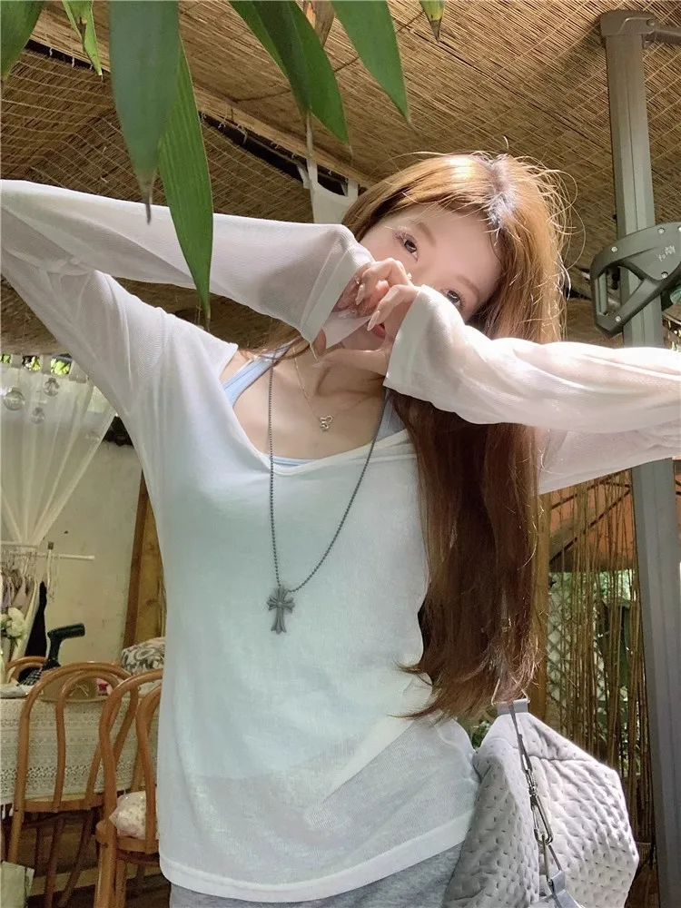 

Sunscreen Long-sleeved T-shirt Temperament V-neck Stacked Wear Slim-fit Suspender Vest Women's Summer Fashion Suit