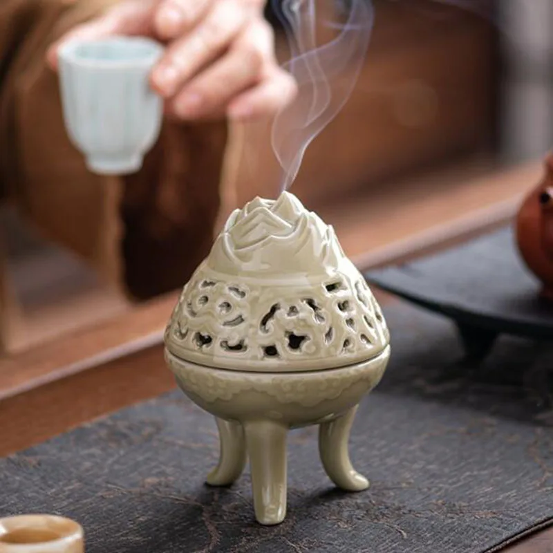 Porcelain Hollow Glazed Aromatherapy Burner Tripod Coil Incense Holder Chinese Style Tea Ceremony Fragrance Item Home Decor