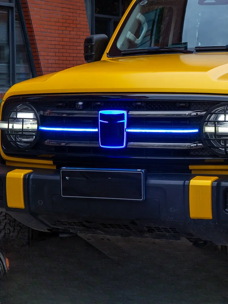 For Great Wall Tank 300 2022 2023 Middle Net Flowing Through Lamp Led Luminous Car Logo Front Grille Daytime Running Lights