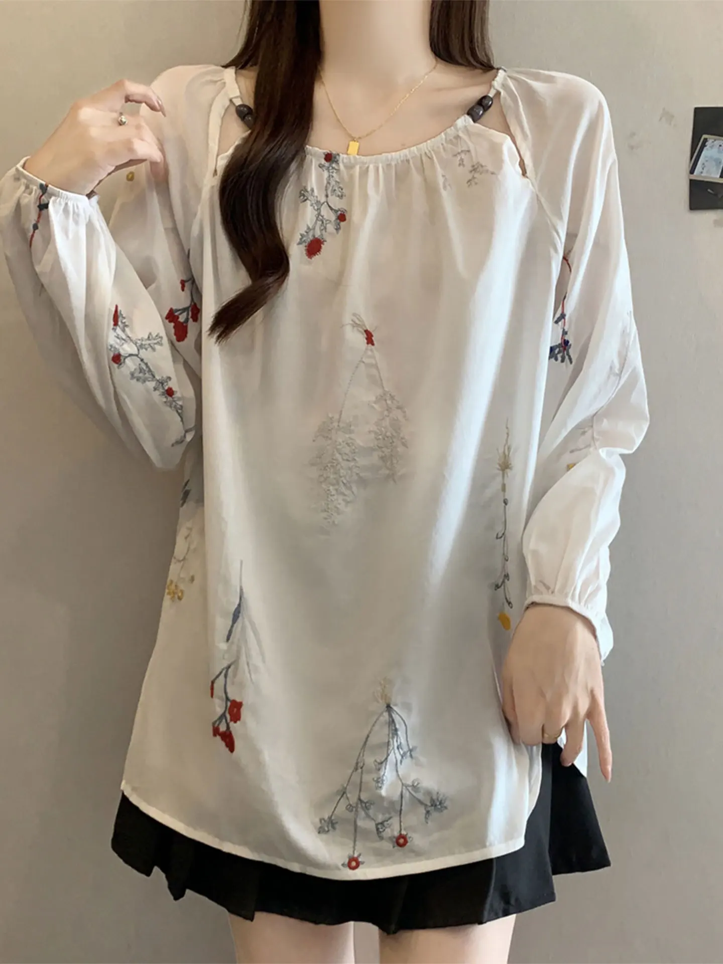 

Embroidered Long Sve Base irt Women's plus Size Spring 2026 Design Sense Hollow Beading Anti-Aging Top Casual Sle Loos...