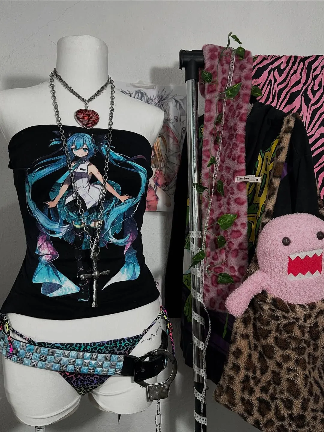 ملابس غير رسمية مطبوعة بحروف هاراجوكو ملابس خروج عصرية أنيمي الجرونج الشرير Y2K قطع علوية قصيرة أنيقة ومثيرة من الدانتيل إيمو فتاة الهيب هوب للسيدات