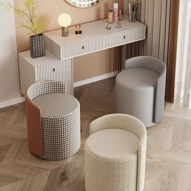 

Nordic Stool Light Luxury Nail Dressing Stools Home Living Room Modern Vanity Stool Bedroom Simple Round Stools Chairs Ottomans