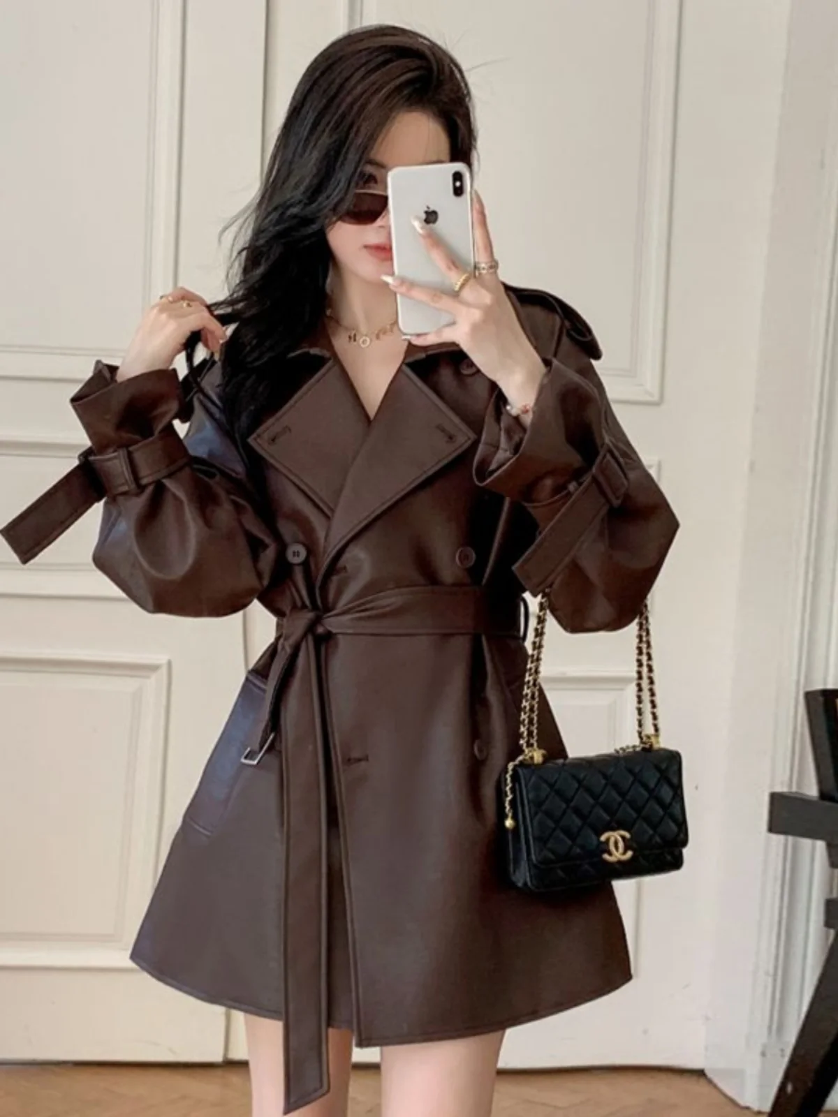 

Новая женская кожаная куртка 2025 года, коричневая, модная, малого размера, осенняя кожаная ветровка, верхняя одежда, премиум-класс